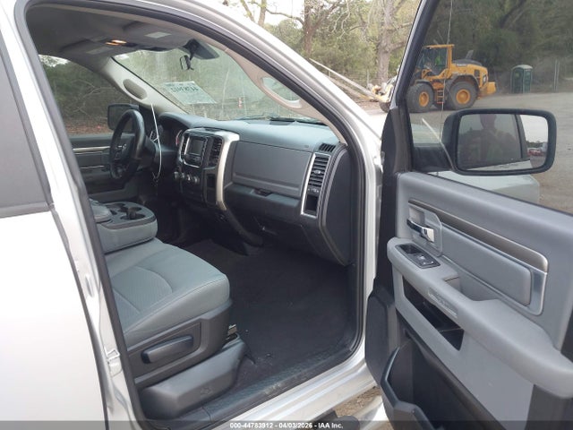 1C6RR6GG8JS303785 RAM 1500 Slt 4x2 6&#039;4 Box