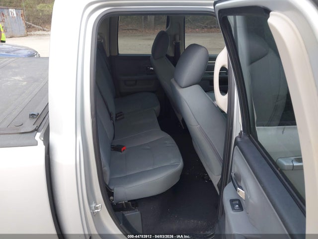 1C6RR6GG8JS303785 RAM 1500 Slt 4x2 6&#039;4 Box