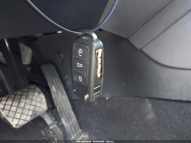 44783938 :رقم المزاد ، 3VWD17AJ4FM353486 vin ، 2015 Volkswagen Jetta 1.8t Se مزاد بيع