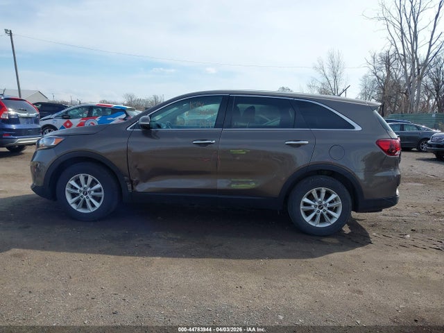 2019 Kia Sorento 2.4l Lx მანქანა იყიდება აუქციონზე, vin: 5XYPGDA38KG514590, აუქციონის ნომერი: 44783944