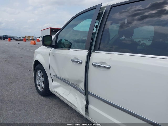 2012 Chrysler Town & Country Touring-l მანქანა იყიდება აუქციონზე, vin: 2C4RC1CG7CR244932, აუქციონის ნომერი: 44783977