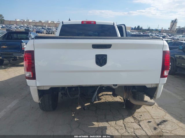 1C6RR7GG8MS547186 RAM 1500 Classic Warlock 4x4 6&#039;4 Box