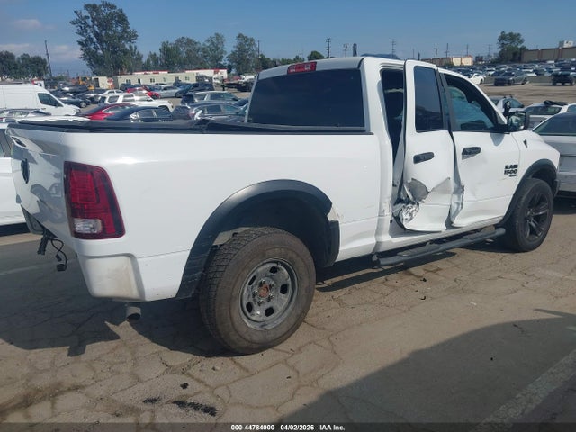 1C6RR7GG8MS547186 RAM 1500 Classic Warlock 4x4 6&#039;4 Box