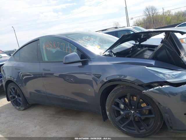 7SAYGDEE0NF426308 Tesla Model Y Long Range Dual Motor All-wheel Drive