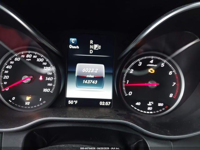 Продажа на аукционе авто 2015 Mercedes-benz C 300 Luxury 4matic, vin: 55SWF4KB4FU042274, номер лота: 44784036