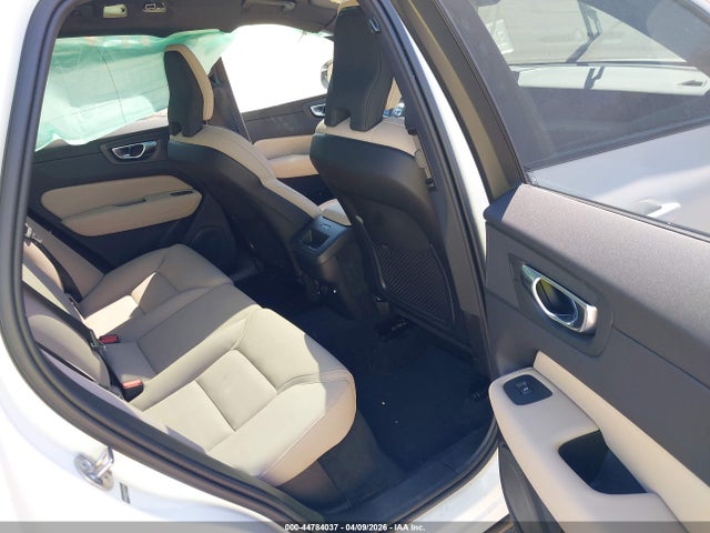 2026 Volvo Xc60 B5 Plus მანქანა იყიდება აუქციონზე, vin: YV4M12RC8T1287784, აუქციონის ნომერი: 44784037