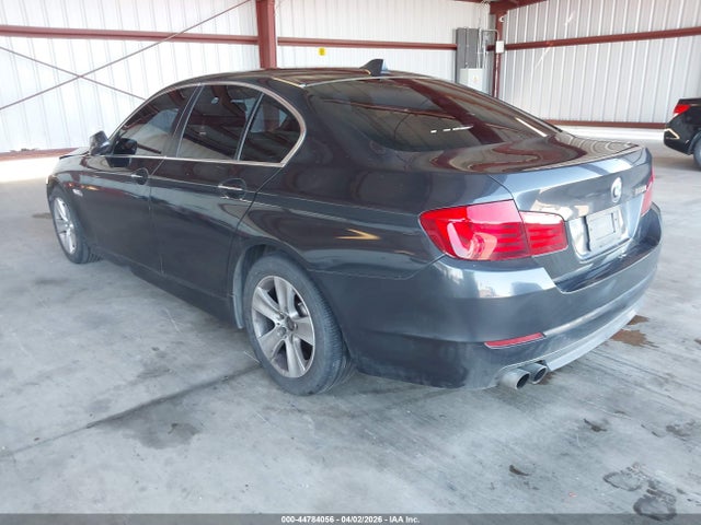 2013 BMW 528I WBAXG5C51DD229961 Photo 2
