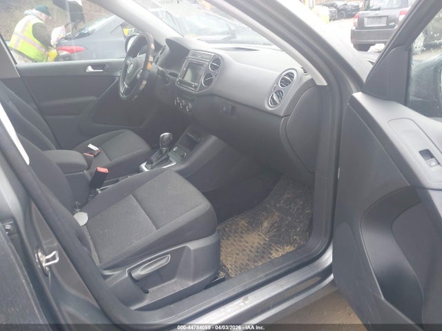 Продаж на аукціоні авто 2018 Volkswagen Tiguan Limited 2.0t, vin: WVGBV7AXXJK003732, номер лоту: 44784059