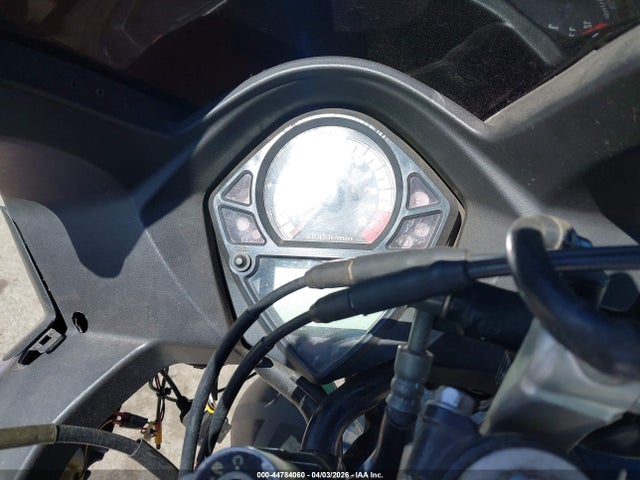 44784060 :رقم المزاد ، JS1VP53A952100137 vin ، 2005 Suzuki Sv650 مزاد بيع