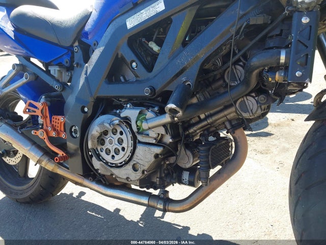 44784060 :رقم المزاد ، JS1VP53A952100137 vin ، 2005 Suzuki Sv650 مزاد بيع