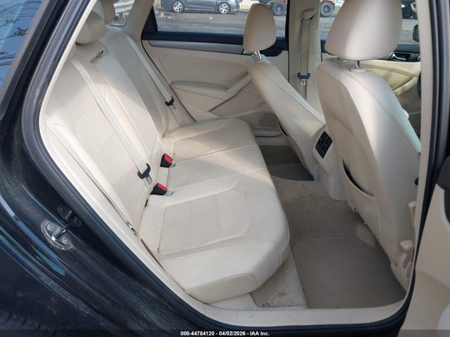 Aukcja sprzedaży 2014 Volkswagen Passat 2.0l Tdi Se, vin: 1VWBN7A35EC069104, numer aukcji: 44784120