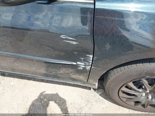 4T1BF1FK3FU112343 Toyota CAMRY LE