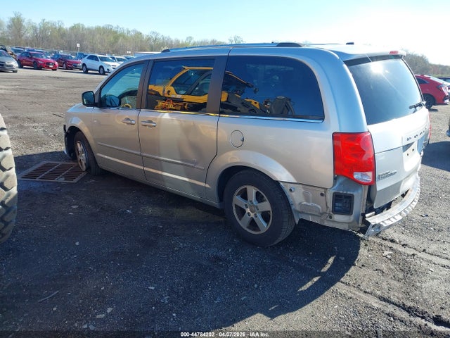 44784202 :رقم المزاد ، 2D4RN5DG6BR660617 vin ، 2011 Dodge Grand Caravan Crew مزاد بيع