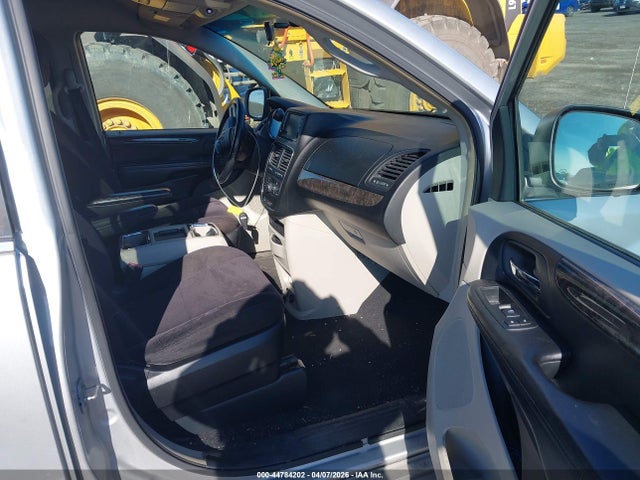 44784202 :رقم المزاد ، 2D4RN5DG6BR660617 vin ، 2011 Dodge Grand Caravan Crew مزاد بيع