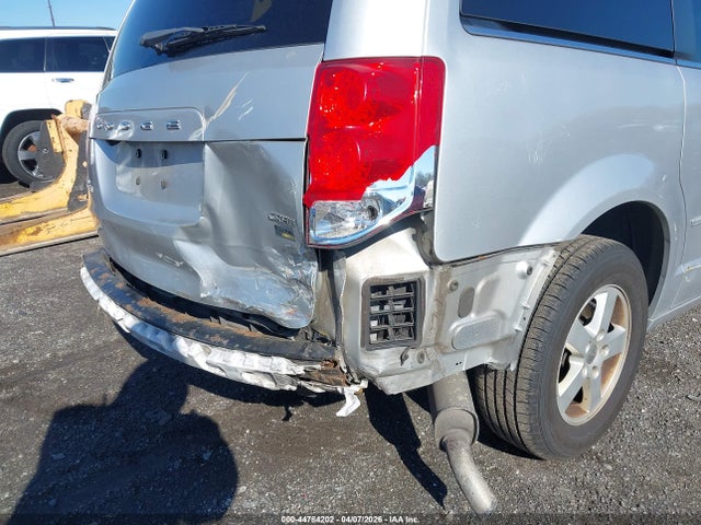 44784202 :رقم المزاد ، 2D4RN5DG6BR660617 vin ، 2011 Dodge Grand Caravan Crew مزاد بيع