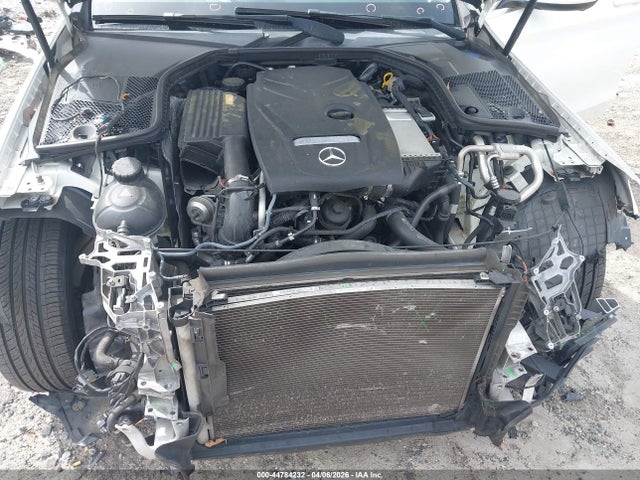 44784232 :رقم المزاد ، 55SWF4JB0HU200663 vin ، 2017 Mercedes-benz C 300 مزاد بيع