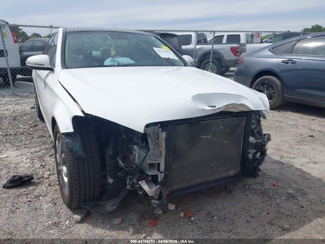 44784232 :رقم المزاد ، 55SWF4JB0HU200663 vin ، 2017 Mercedes-benz C 300 مزاد بيع