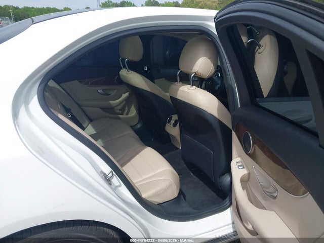 44784232 :رقم المزاد ، 55SWF4JB0HU200663 vin ، 2017 Mercedes-benz C 300 مزاد بيع