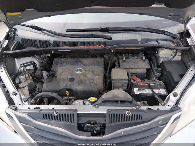 Продаж на аукціоні авто 2011 Toyota Sienna Xle V6, vin: 5TDYK3DC0BS095257, номер лоту: 44784239