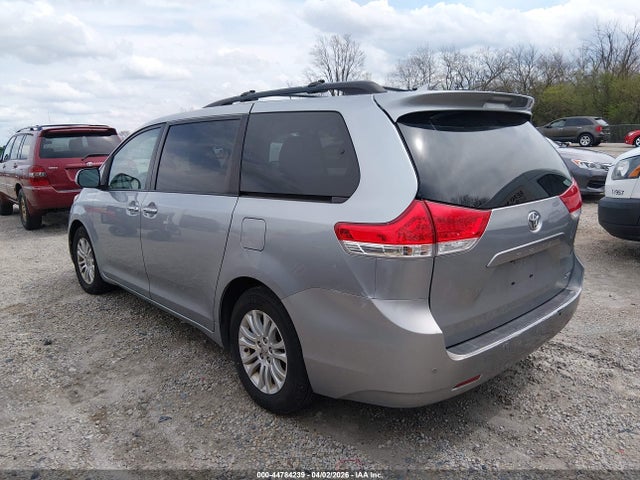 Продаж на аукціоні авто 2011 Toyota Sienna Xle V6, vin: 5TDYK3DC0BS095257, номер лоту: 44784239