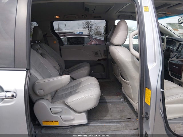 Продаж на аукціоні авто 2011 Toyota Sienna Xle V6, vin: 5TDYK3DC0BS095257, номер лоту: 44784239