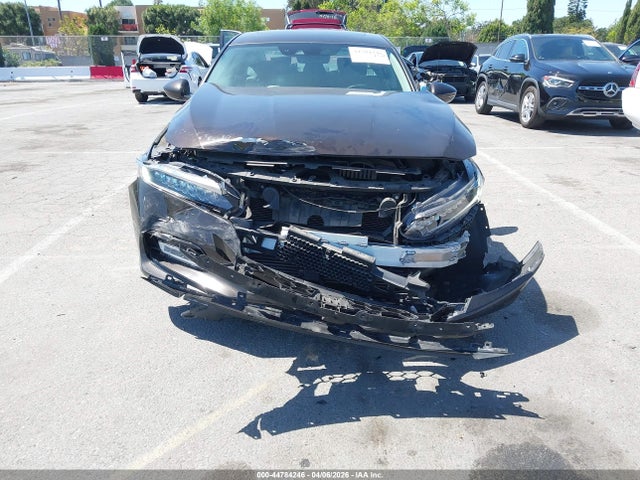 Honda Accord Touring 2018 1HGCV1F99JA102856 Image 13