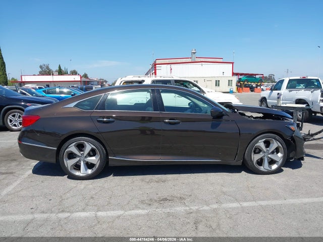 Honda Accord Touring 2018 1HGCV1F99JA102856 Image 14