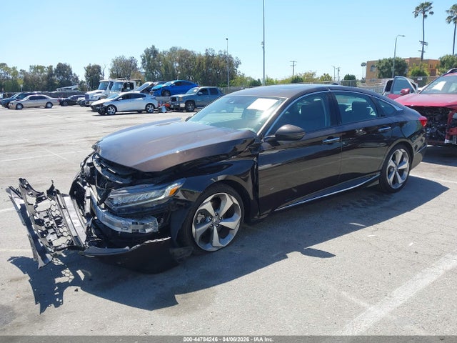 Honda Accord Touring 2018 1HGCV1F99JA102856 Image 2
