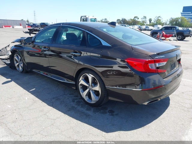 Honda Accord Touring 2018 1HGCV1F99JA102856 Image 3