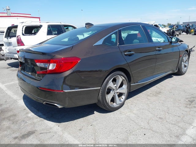 Honda Accord Touring 2018 1HGCV1F99JA102856 Image 4