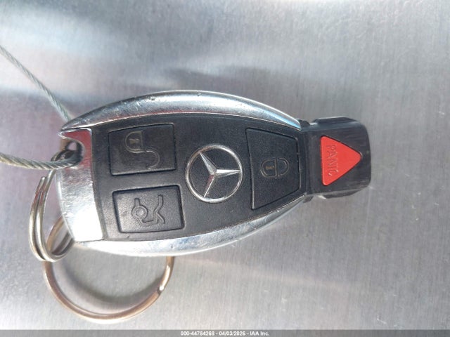 44784268 :رقم المزاد ، WDDGF5EB1BF637456 vin ، 2011 Mercedes-benz C 300 Luxury مزاد بيع