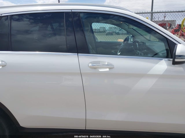 Продажа на аукционе авто 2017 Mercedes-benz Glc 300, vin: WDC0G4JB2HV008046, номер лота: 44784318