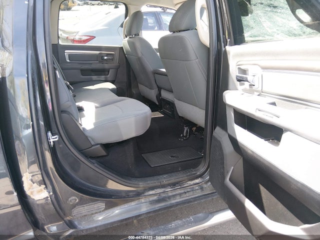 44784325 :رقم المزاد ، 3C6RR7LT4KG720158 vin ، 2019 Ram 1500 Classic Slt  4x4 5'7 Box مزاد بيع