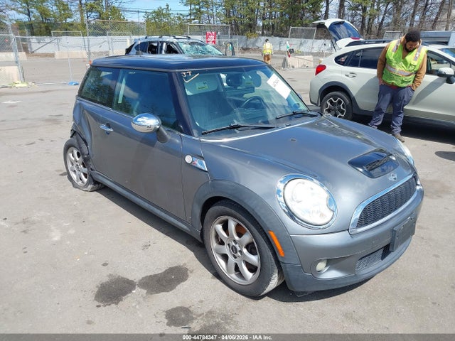 2010 MINI COOPER S WMWMF7C53ATZ71510 Photo 0
