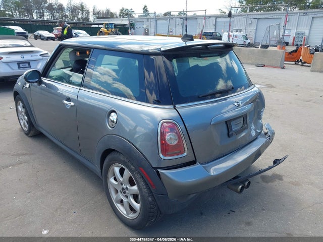 2010 MINI COOPER S WMWMF7C53ATZ71510 Photo 2