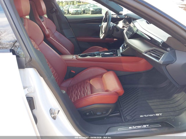 WAUFJBFWXR7003889 Audi E-tron Gt Premium Plus Quattro
