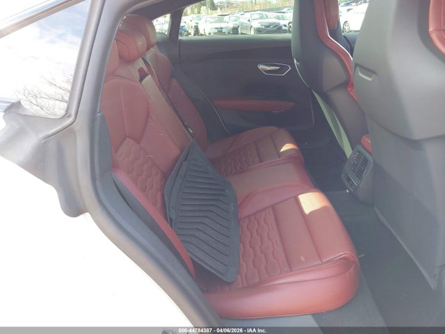 WAUFJBFWXR7003889 Audi E-tron Gt Premium Plus Quattro