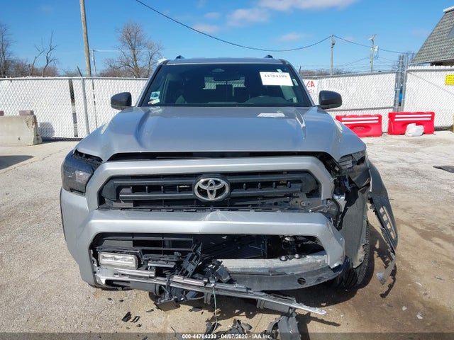 2025 Toyota 4runner Sr5 მანქანა იყიდება აუქციონზე, vin: JTEVA5BR4S5004906, აუქციონის ნომერი: 44784399