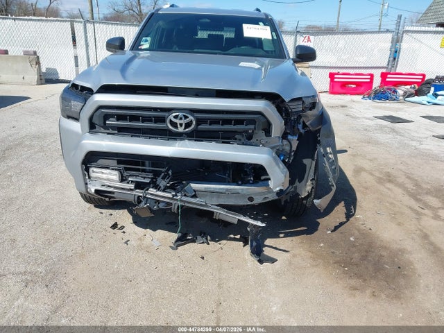 2025 Toyota 4runner Sr5 მანქანა იყიდება აუქციონზე, vin: JTEVA5BR4S5004906, აუქციონის ნომერი: 44784399