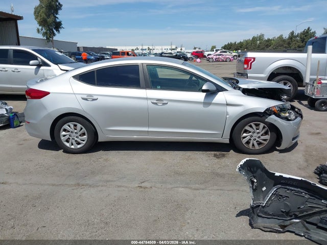 5NPD74LF9JH269414 Hyundai ELANTRA SE