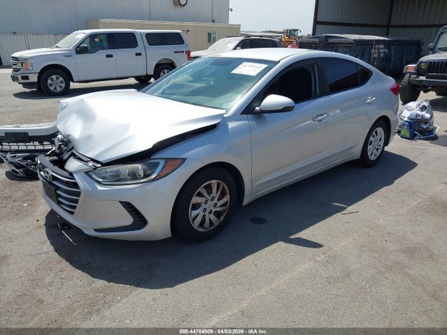 5NPD74LF9JH269414 Hyundai ELANTRA SE