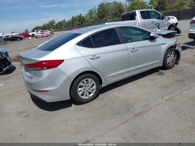 5NPD74LF9JH269414 Hyundai ELANTRA SE