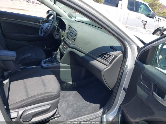 5NPD74LF9JH269414 Hyundai ELANTRA SE