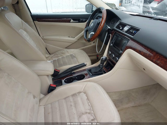 44784512 :رقم المزاد ، 1VWCP7A31DC019572 vin ، 2013 Volkswagen Passat 2.5l Sel Premium مزاد بيع