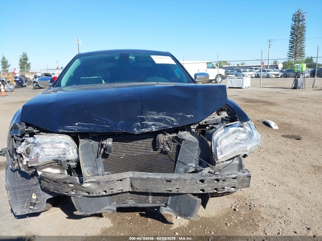 Продаж на аукціоні авто 2016 Chrysler 300c, vin: 2C3CCAEG4GH128462, номер лоту: 44784536