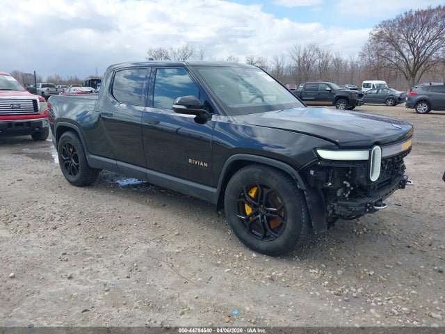 2022 RIVIAN R1T 7FCTGAAA1NN015245