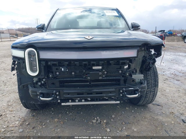 7FCTGAAA1NN015245 Rivian R1t Adventure
