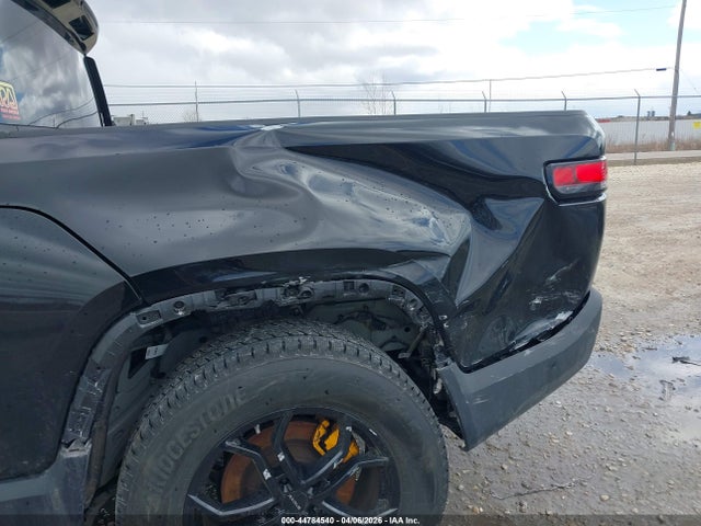 7FCTGAAA1NN015245 Rivian R1t Adventure