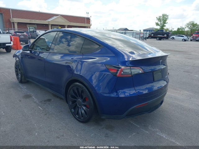 2023 TESLA MODEL Y 7SAYGDEF9PF709592 Photo 2