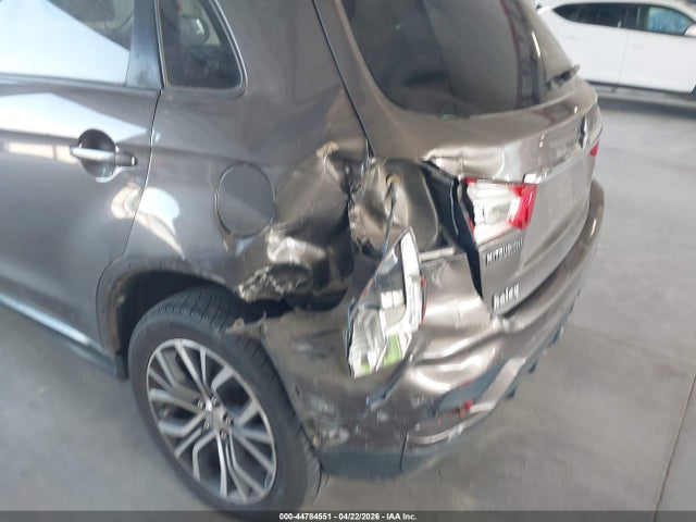 44784551 :رقم المزاد ، JA4AR3AU0JU016281 vin ، 2018 Mitsubishi Outlander Sport 2.0 Es مزاد بيع
